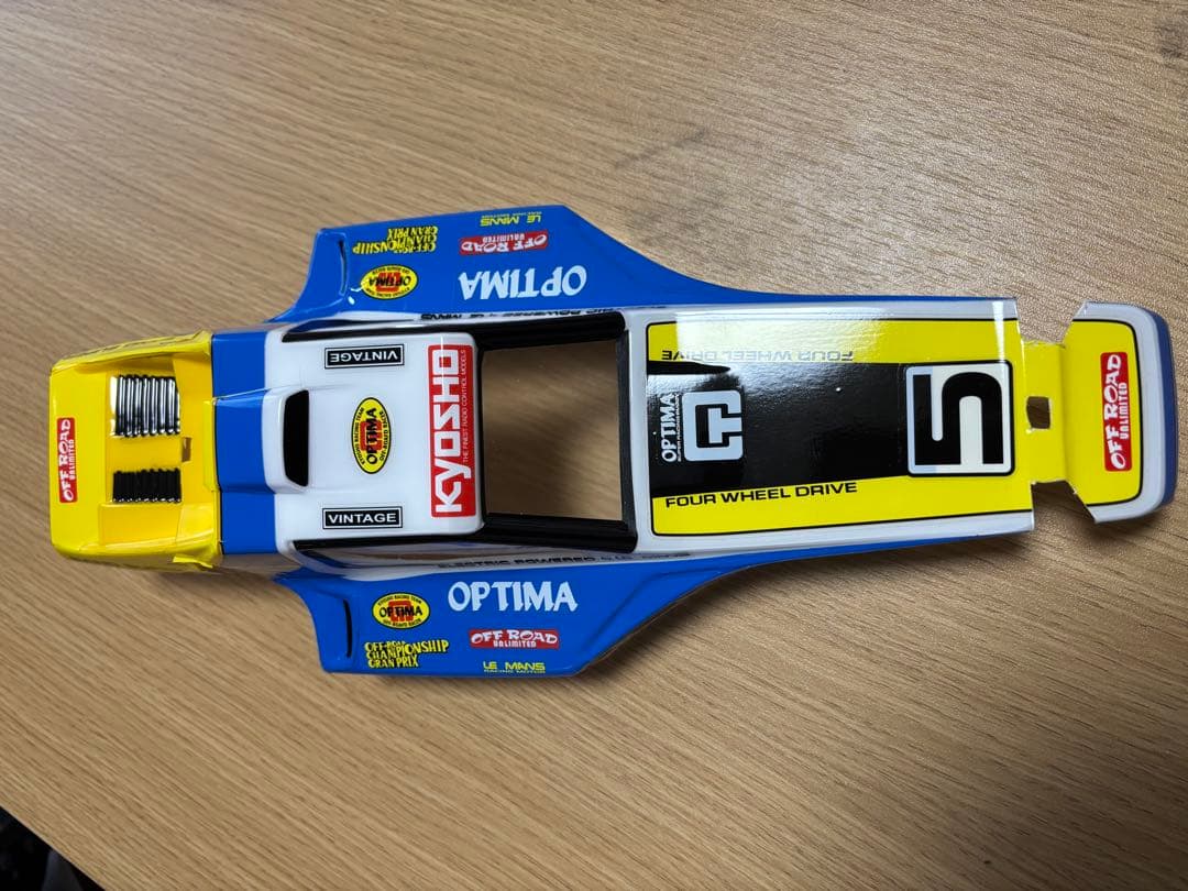 R*M様 KYOSHO OPTIMA ボディ　新品