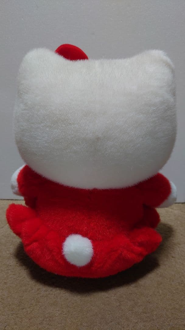 ハローキティ ぬいぐるみ 赤いドレス