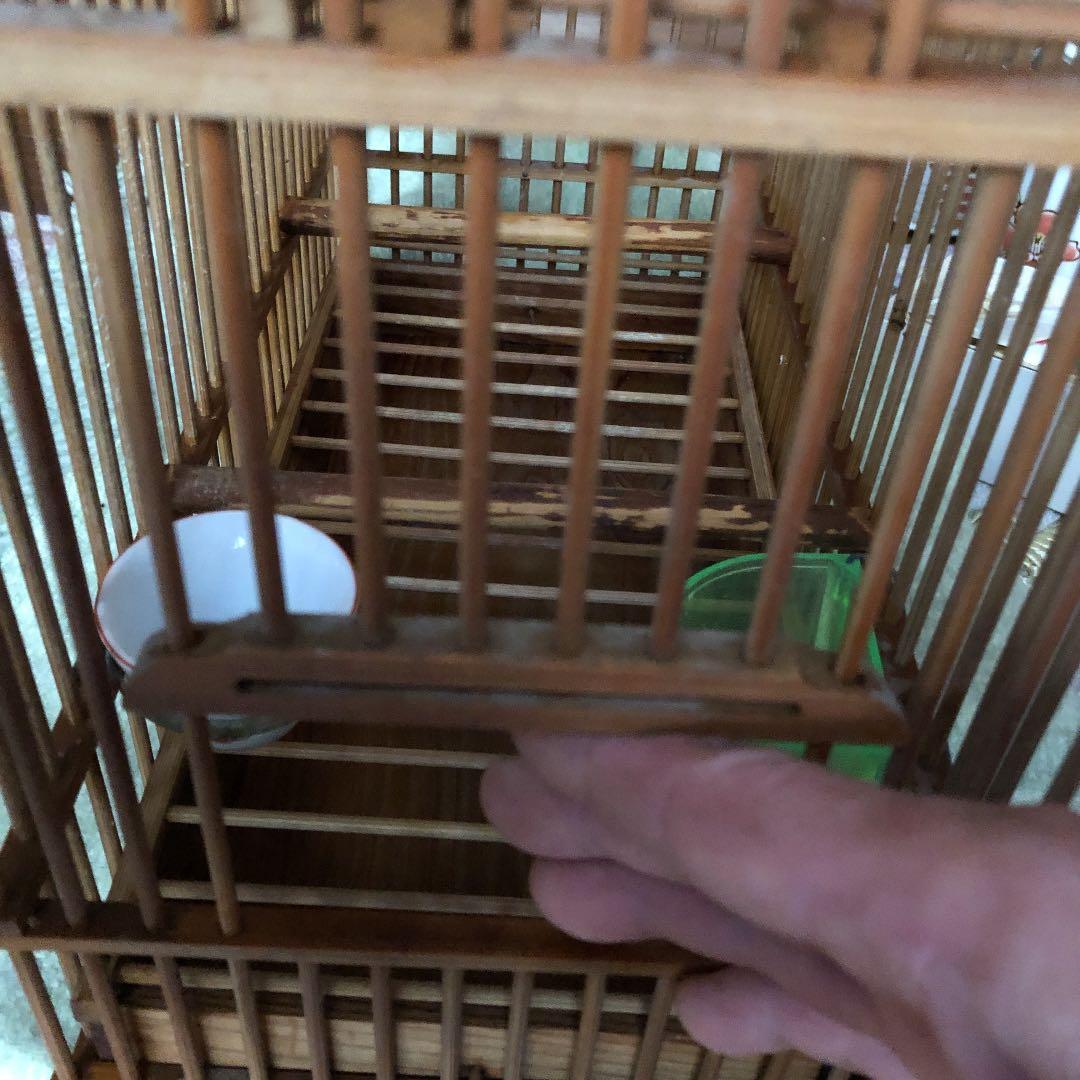 木の鳥籠です