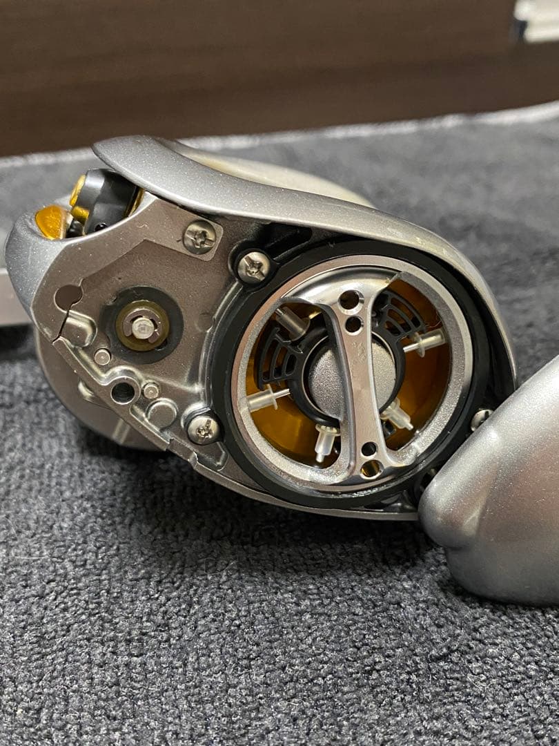 【新品未使用】シマノ　07メタニウムMg 右巻き