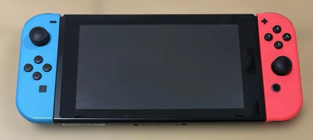 Nintendo Switch　本体　ケース付き　付属品全てあり